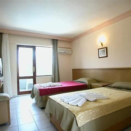 فندق Club Victoria 2*